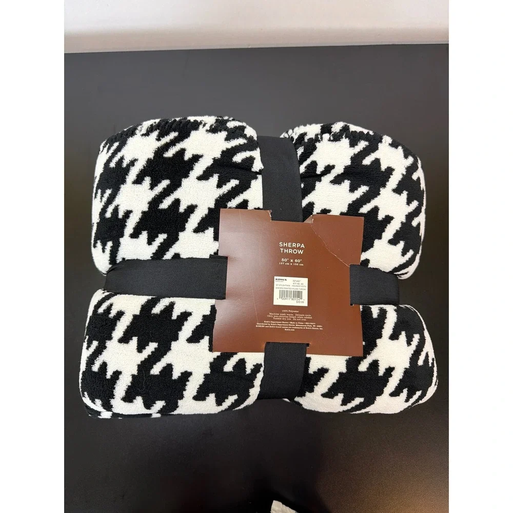 Sonoma Houndstooth Sherpa Printed Plush Throw Black and White 50